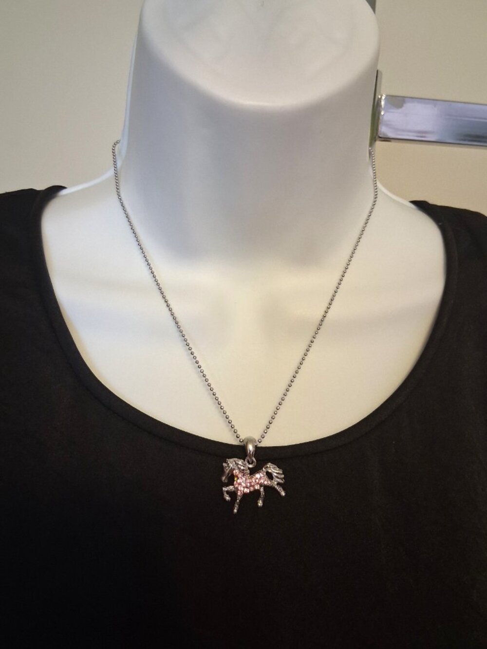 Vintage Artistic Horse Pendant Pink Austrian Crystal Silver-Plated Necklace - Picture 9 of 11